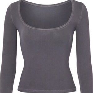 SKIMS Vintage Long Sleeve Scoop Neck Tshirt
